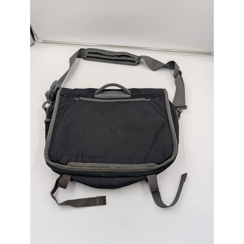 Timbuk2 KDS13 Messenger Laptop Bag Crossbody Shoulder Strap Black/Gray Medium